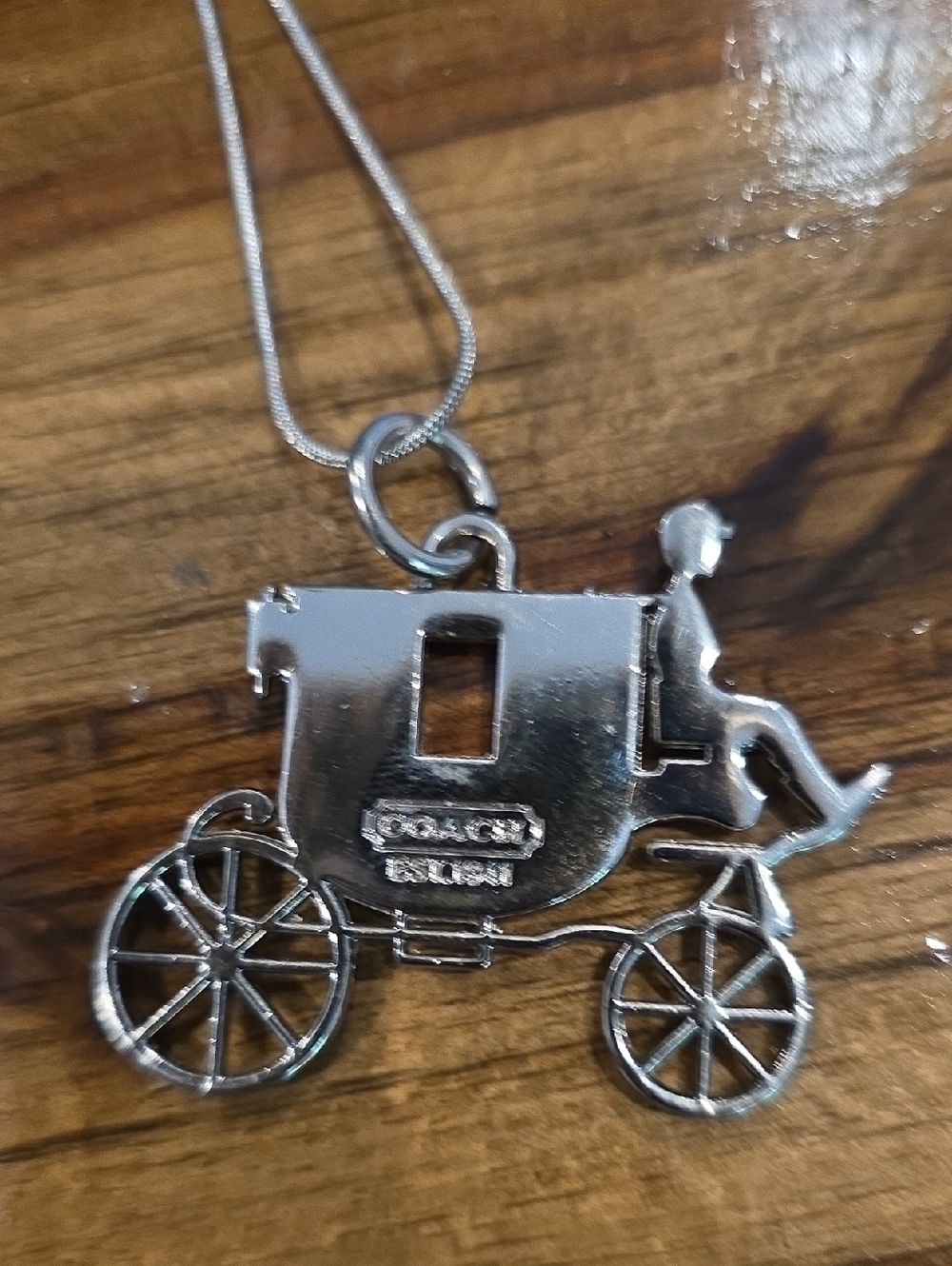 Coach Horse And Carriage Pendant Stainless Steel - Picture 4 of 4